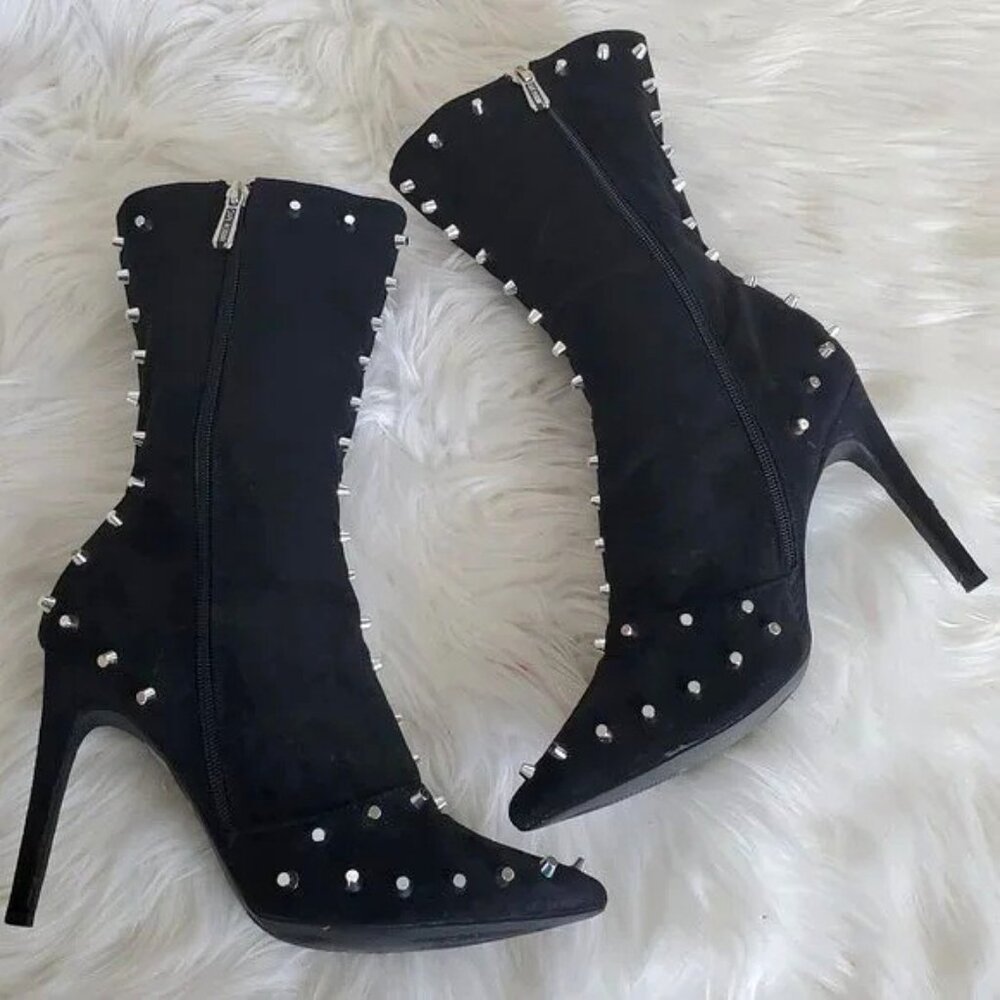 Cape Robbin Black Gigi Studded Suede Side Zipper Ankle Boots SZ 8.5